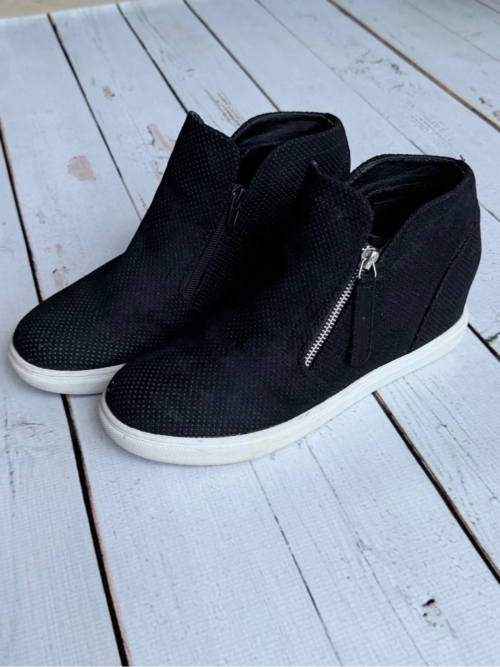 Madden Girl Penn Black Faux Suede Hidden Wedge Sneakers Perforated - Size 9.5